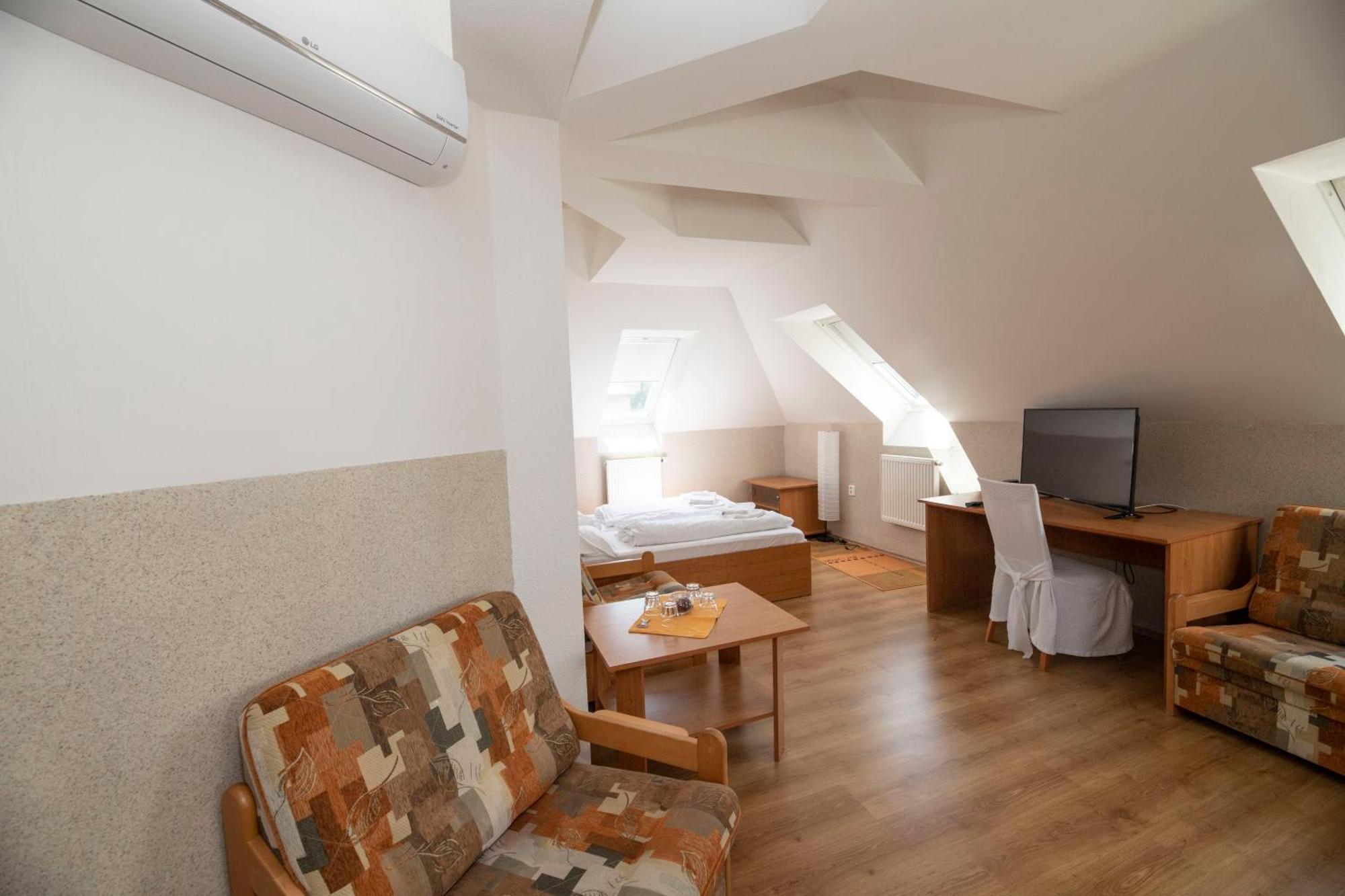Hotel Allvet Drnovice  Εξωτερικό φωτογραφία