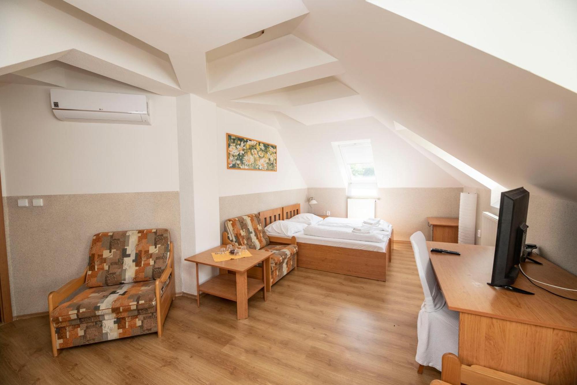 Hotel Allvet Drnovice  Εξωτερικό φωτογραφία