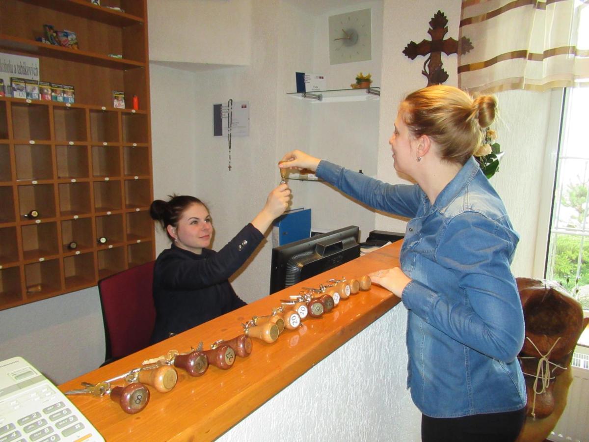 Hotel Allvet Drnovice  Εξωτερικό φωτογραφία